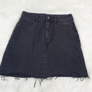 Hollister Size 1 Black Denim Ultra High Rise Raw Hem Skirt